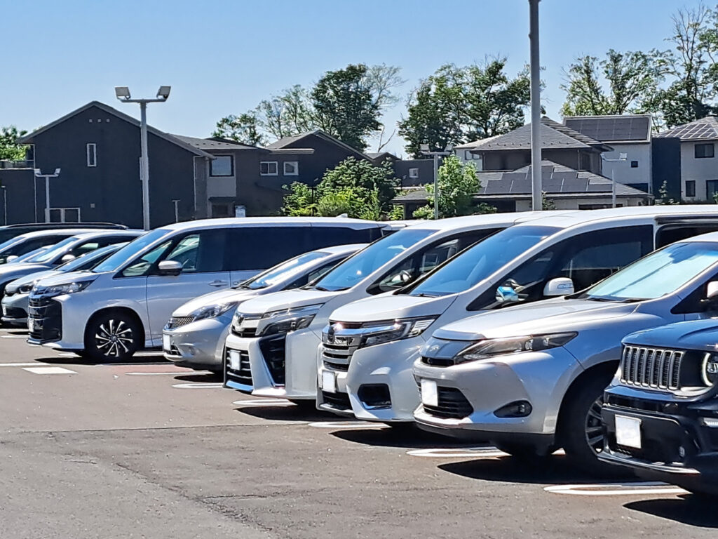 オークションや販売に対応する中古車ラインナップ